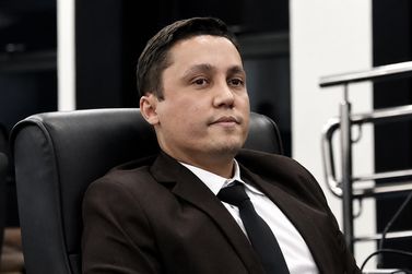 Vereador aciona Justi&ccedil;a para suspender elei&ccedil;&atilde;o antecipada da C&acirc;mara de Tim&oacute;teo