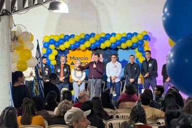 Centenas de pessoas lotam pr&eacute;-lan&ccedil;amento da pr&eacute;-candidatura de M&aacute;rcio Lima em Tim&oacute;teo