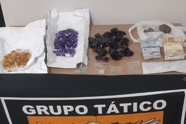 Idoso &eacute; preso com centenas de pedras preciosas durante fiscaliza&ccedil;&atilde;o em &ocirc;nibus na BR-381