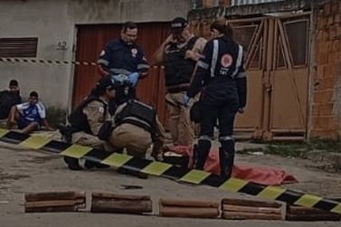 Mulher &eacute; morta a tiros no bairro Recanto Verde, em Tim&oacute;teo