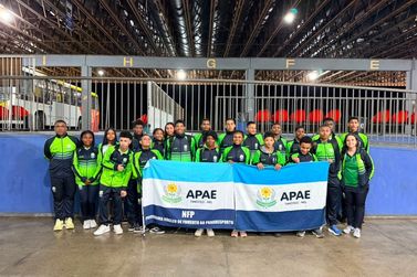 Atletas da APAE de Tim&oacute;teo embarcam para disputa de campeonato estadual