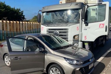 Colis&atilde;o entre caminh&atilde;o e HB20 &eacute; registrada na Nova 381, em Ipatinga