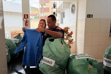 Ipatinga conclui arrecada&ccedil;&atilde;o de roupas e repassa itens a abrigos