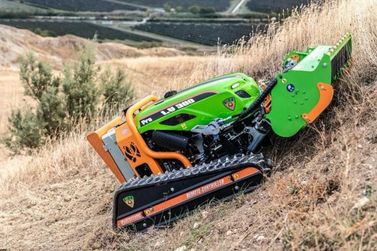 Fabriciano adota rob&ocirc; ro&ccedil;adeira italiano para limpeza de &aacute;reas verdes
