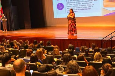 Ipatinga capacita 700 profissionais para a inclus&atilde;o nas escolas