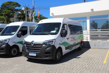 Porto Belo recebe nova van para transporte de pacientes da rede municipal de sa&uacute;de