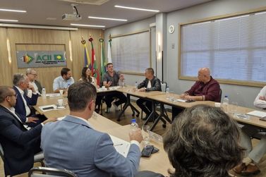 Dragagem do canal mobiliza lideran&ccedil;as pol&iacute;ticas e empresariais em Itaja&iacute;
