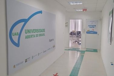 UFSC abre edital com 20 vagas para Administra&ccedil;&atilde;o P&uacute;blica no Polo UAB Itapema