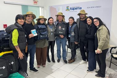 Agentes de sa&uacute;de e de combate &agrave;s endemias recebem novos kits de trabalho em Itapema