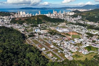 Ap&oacute;s oito anos, acordo regulariza loteamentos Jardim Ecoville e Vila Verde, em Itapema