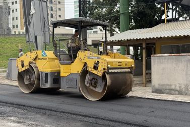 Avan&ccedil;a Itapema: Rua 416 recebe pavimenta&ccedil;&atilde;o asf&aacute;ltica no Morretes
