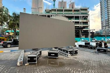 Clima de Copa: Pra&ccedil;a da Paz ter&aacute; tel&atilde;o gigante para transmiss&atilde;o da estreia do Brasil