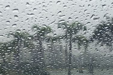 Frente fria provoca temporais em Santa Catarina e aumenta risco de alagamentos