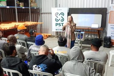 Itapema promove palestra sobre NR1 e sa&uacute;de mental para trabalhadores da Vers&aacute;til