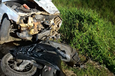 Motociclista morre em grave acidente entre carro e moto em Porto Belo