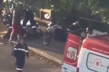 Mulher &eacute; atingida por golpe de faca enquanto pedalava com o marido em Itaja&iacute;