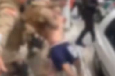Mulher &eacute; resgatada por trabalhadores ap&oacute;s ser agredida pelo companheiro em Itapema