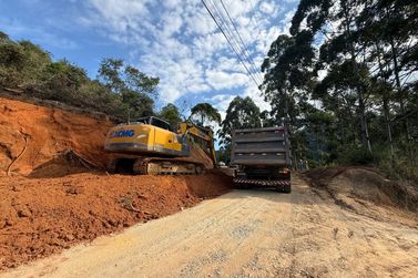 Obras do Morro do Encano avan&ccedil;am com etapa de prepara&ccedil;&atilde;o para pavimenta&ccedil;&atilde;o