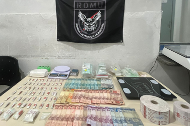 Opera&ccedil;&atilde;o policial acaba com ponto de tr&aacute;fico e prende suspeito em Itapema