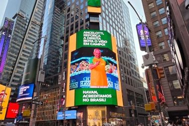 V&eacute;io da Havan invade Times Square e surpreende brasileiros em Nova Iorque