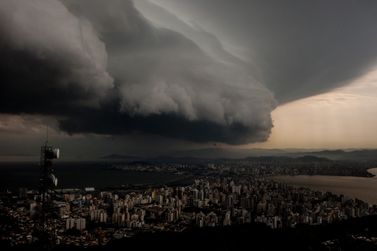 El Ni&ntilde;o come&ccedil;a a dar sinais em SC com calor fora de &eacute;poca e previs&atilde;o de temporais