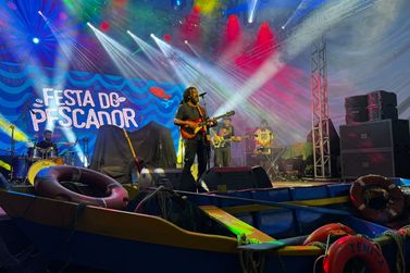 Festa do Pescador de Itapema tem noite de abertura lotada com Papas da L&iacute;ngua 