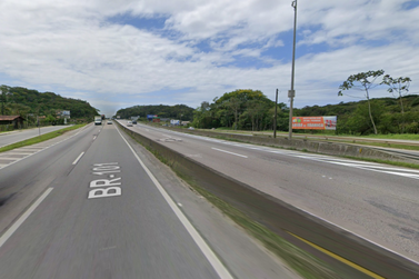Homem de 26 anos morre ap&oacute;s ser atropelado na BR-101