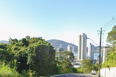 Morro da Lingui&ccedil;a ter&aacute; interdi&ccedil;&atilde;o total neste s&aacute;bado para obras de saneamento em Itapema