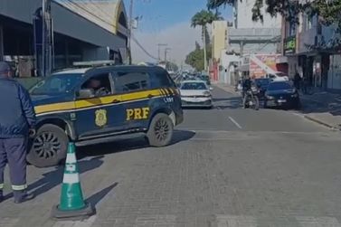 PRF escolta transporte de pulm&atilde;o entre Itaja&iacute; e Navegantes para transplante em SP