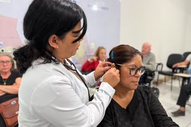 Projeto Ouvir Bem contempla mais de 80 pacientes com entrega de aparelhos auditivos