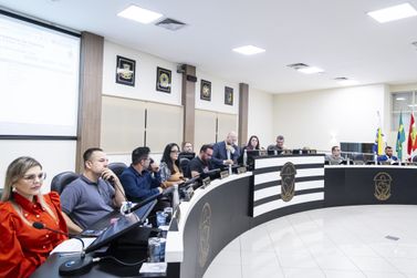 Emiss&atilde;o de alvar&aacute; de baixa temporada em qualquer &eacute;poca do ano &eacute; aprovada pelos vereadores