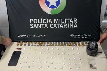 Pol&iacute;cia Militar apreende coca&iacute;na e dinheiro em a&ccedil;&atilde;o contra o tr&aacute;fico em Itapema