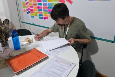 Comiss&atilde;o avalia projetos do Concurso Professor Destaque 2026 