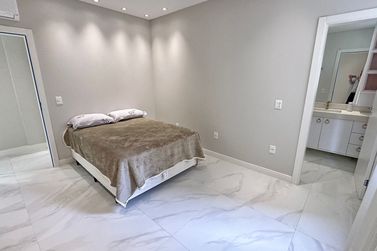 Apartamento &agrave; venda - 95m&sup2; - Meia Praia