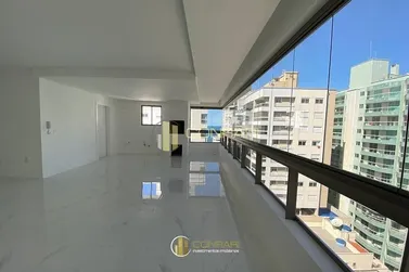 Apartamento &agrave; venda - 150m&sup2; - Meia Praia