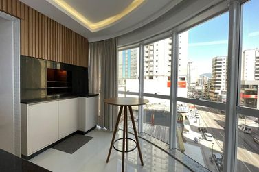 Apartamento &agrave; venda - 225m&sup2; - Meia Praia