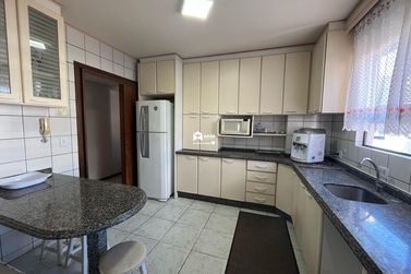 Apartamento para alugar - 228m&sup2; - Centro