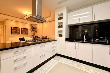 Apartamento &agrave; venda - 161m&sup2; - Centro