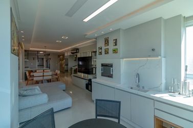 Apartamento para alugar - 148m&sup2; - Meia Praia