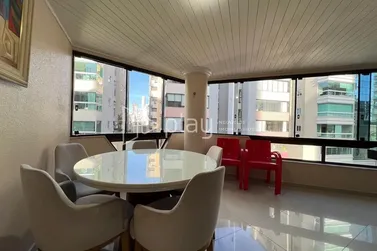 Apartamento &agrave; venda - 115m&sup2; - Meia Praia