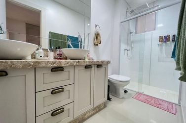 Apartamento &agrave; venda - 150m&sup2; - Meia Praia