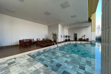 Apartamento &agrave; venda - 123m&sup2; - Meia Praia