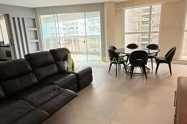 Apartamento &agrave; venda - 188m&sup2; - Meia Praia