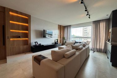 Apartamento &agrave; venda - 105m&sup2; - Centro