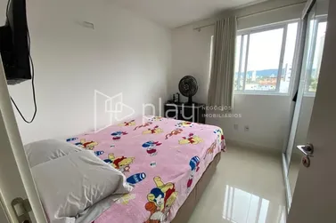 Apartamento &agrave; venda - 76m&sup2; - Meia Praia