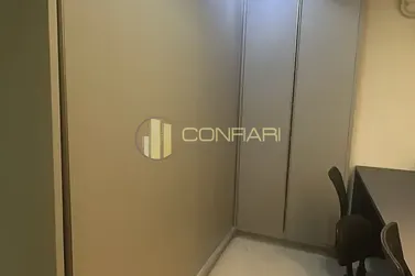 Sala Comercial para alugar - 89m&sup2; - Meia Praia