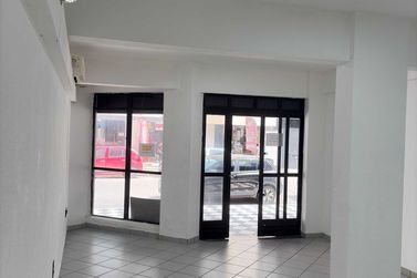 Sala Comercial para alugar - 61m&sup2; - Meia Praia