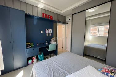 Apartamento &agrave; venda - 228m&sup2; - Meia Praia