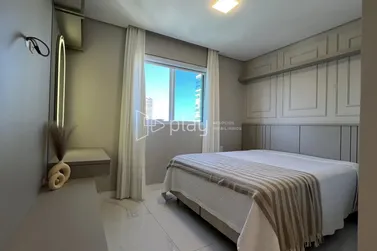 Apartamento &agrave; venda - 159m&sup2; - Meia Praia