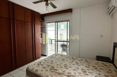 Apartamento para alugar - 70m&sup2; - Meia Praia